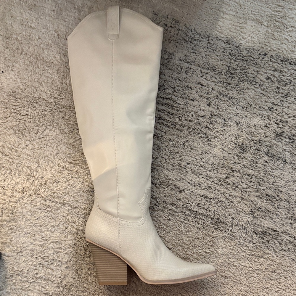 Buckle White Heeled Knee-High Boots